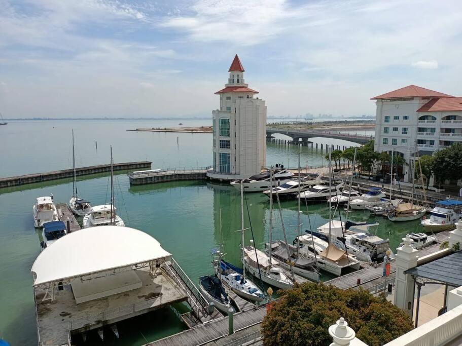 Perfect Marina Stay@ Strait Quay /W Big Balcony + Carpark Bagan Jermal المظهر الخارجي الصورة